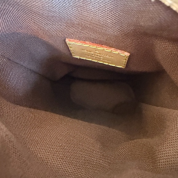 Louis Vuitton Monogram Fold Me Pouch - Picture 12 of 12